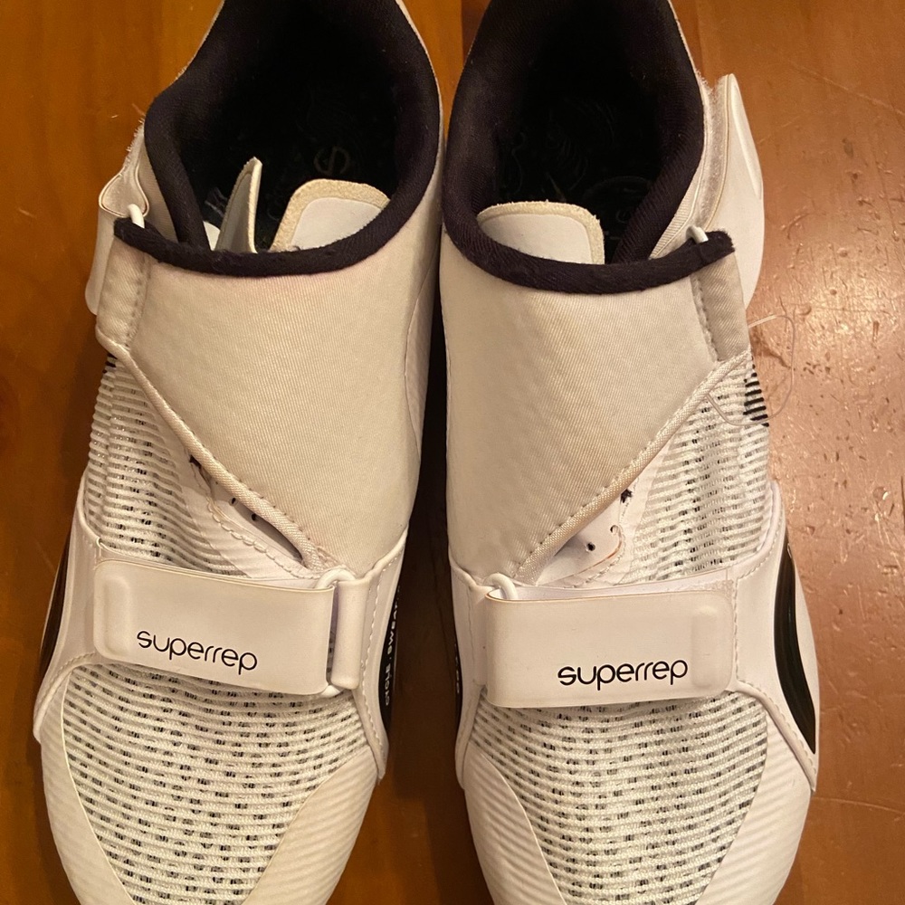 Nike size 7 cycling shoe